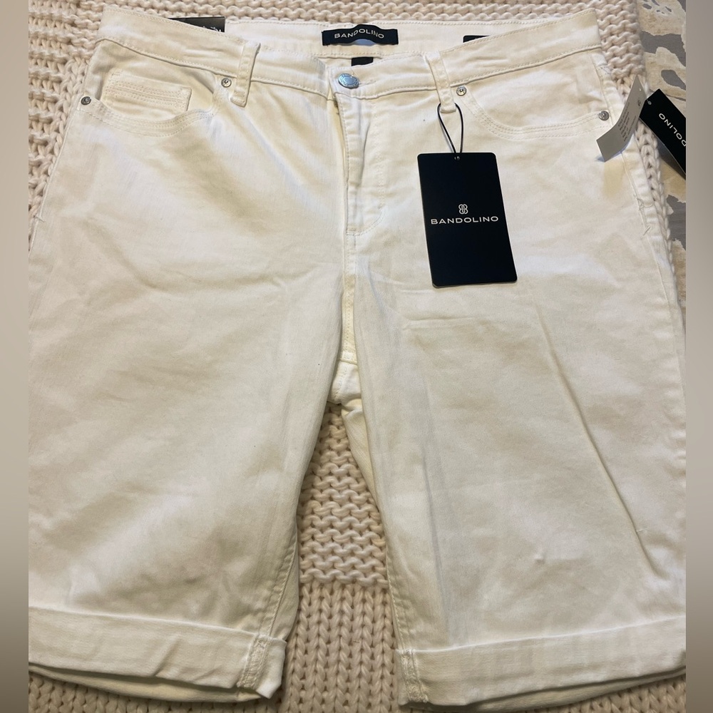 NWT Bandolino White Bermuda Shorts Size 12